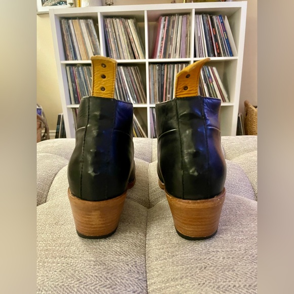 Pakaufman Size 8 Black Heeled Ankle Boots - No Laces - Picture 7 of 7